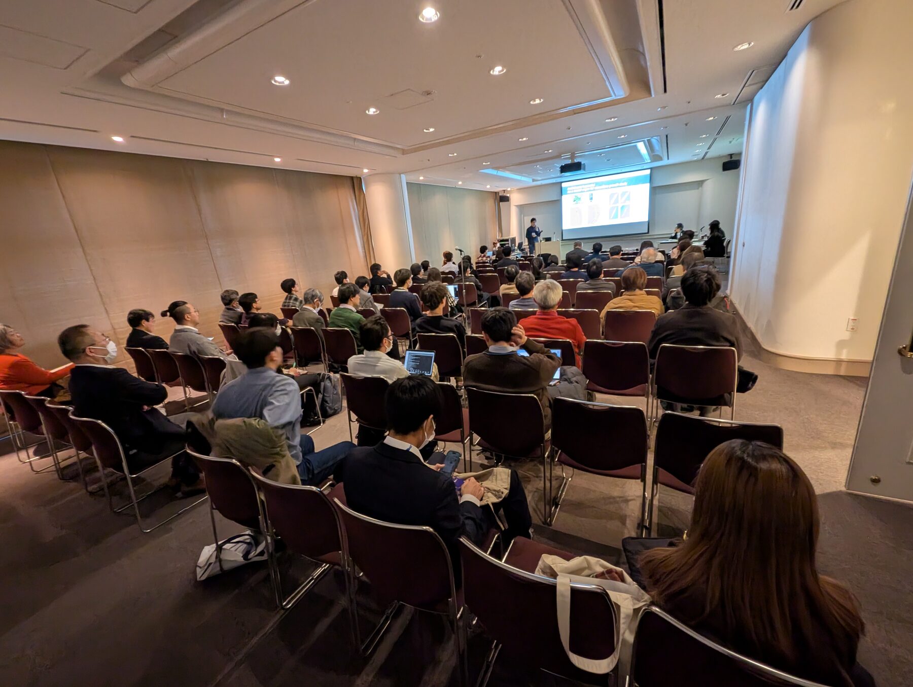 分子生物学会2025シンポジウム会場の様子